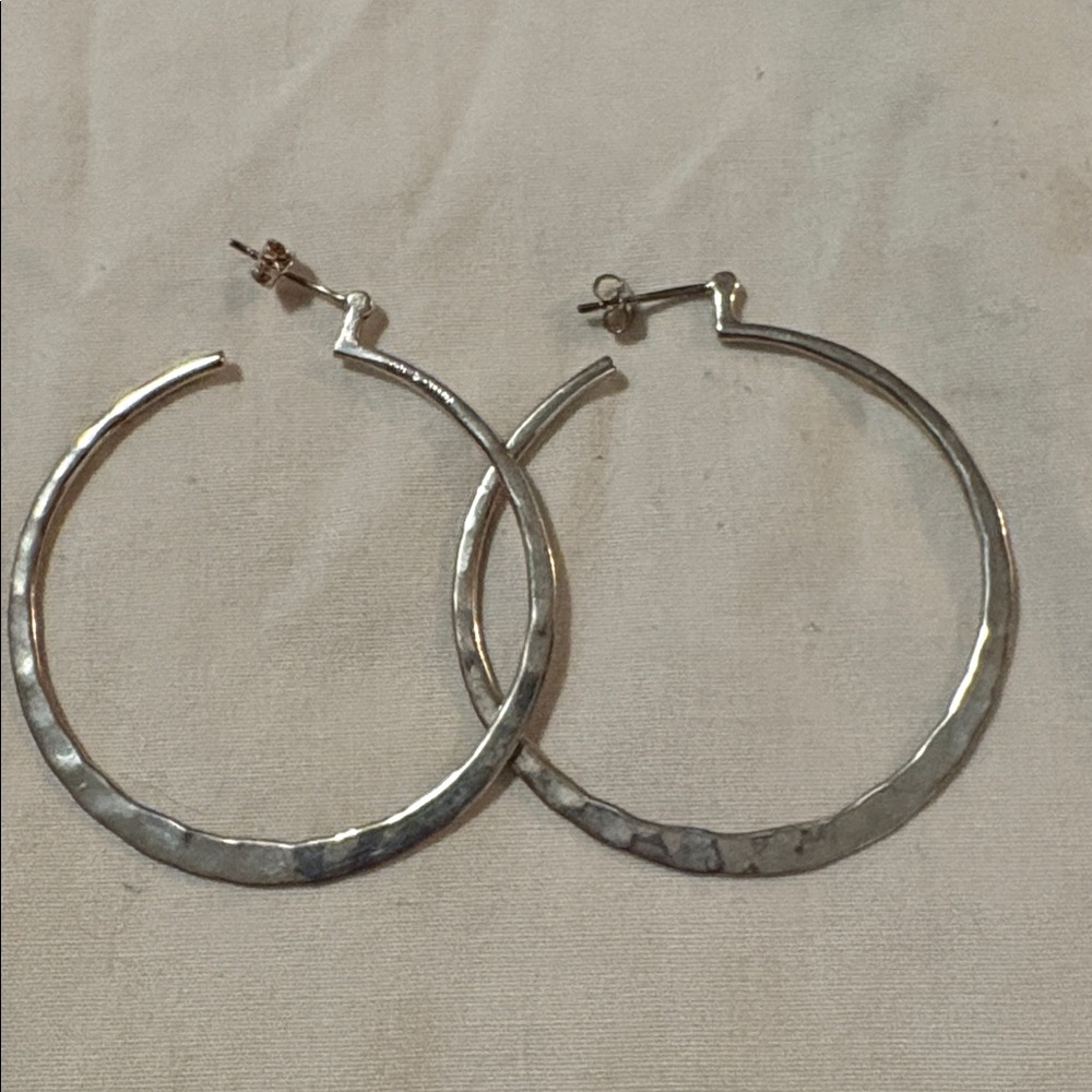 P1287 Silpada Sterling Silver HAMMERED Hoop Earrings